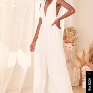 Elegant White Sleeveless Gown